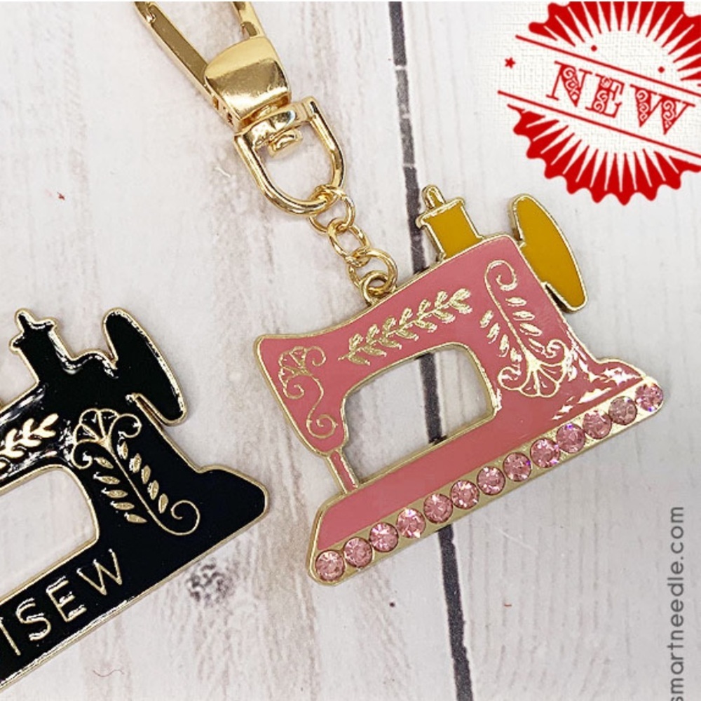 Sewing Machine Charm/Keychain Pink - Picture 5 of 8